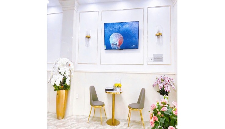 Bán nhà QUẬN 10, Mặt tiền Cách Mạng Tháng Tám, Chiều dài 24.4 m, Giá 28 tỷ, 5 tầng
